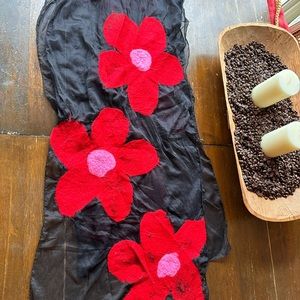 Silk scarf (black) with beautiful felt flowers